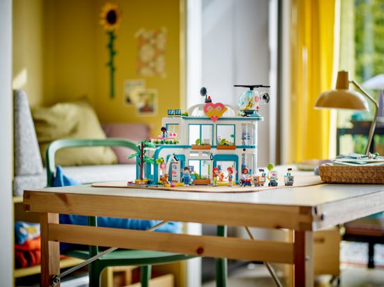 Picture of LEGO Friends 42621 Heartlake City Hospital Set