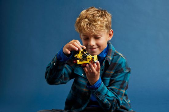 Picture of LEGO Technic 42163 Heavy-Duty Bulldozer Set