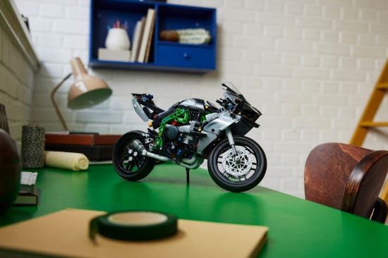 Picture of LEGO Technic 42170 Kawasaki Ninja H2R Motorcycle