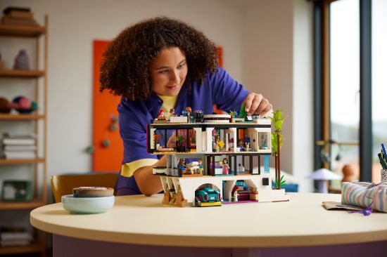 Picture of LEGO Friends 42639 Andrea's Modern Mansion