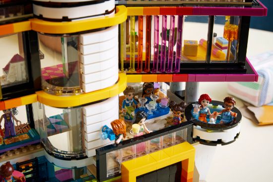 Picture of LEGO Friends 42639 Andrea's Modern Mansion
