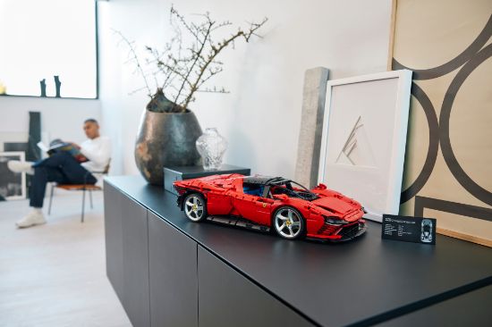 Picture of LEGO Technic 42143 Ferrari Daytona