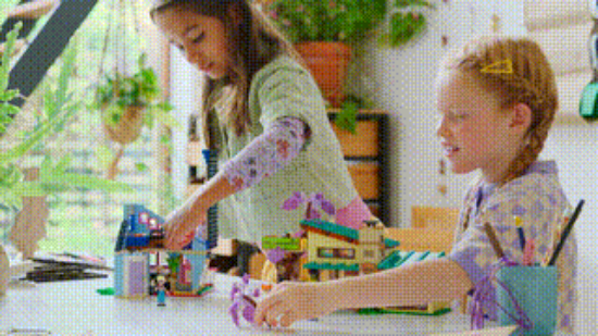 LEGO Friends 42620 Olly and Paisley's Family Houses VDO