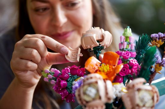 playing LEGO Icons 10280 Flower Bouquet