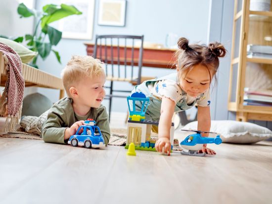 Picture of LEGO DUPLO 10959 Police Station & Helicopter