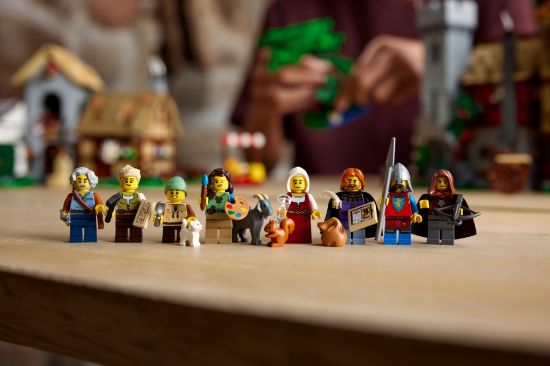 Picture of LEGO Icons 10332 Medieval Town Square