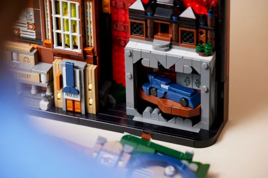 LEGO BATMAN 76271 The Animated Series Gotham City™