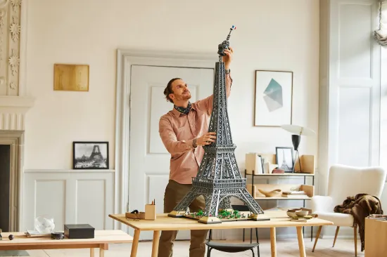 playing LEGO Icons 10307 Eiffel Tower