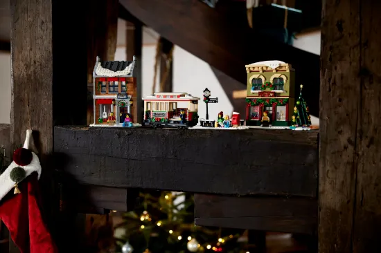 Picture of LEGO Icons 10308 Holiday Main Street