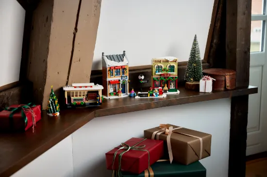 Picture of LEGO Icons 10308 Holiday Main Street