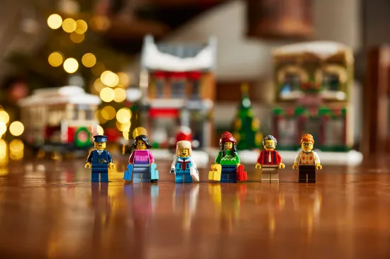 Picture of LEGO Icons 10308 Holiday Main Street
