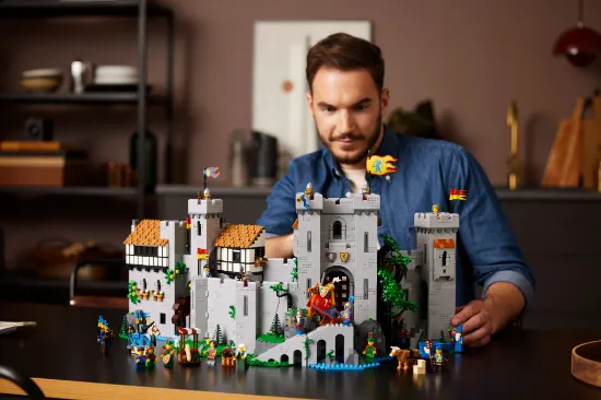 Picture of LEGO Icons 10305 Lion Knights' Castle