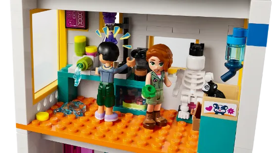 Picture of LEGO Friends 41731 Heartlake International School