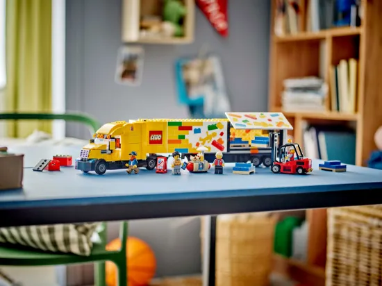 LEGO City 60440 Yellow Delivery Truck