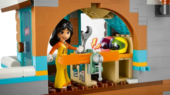 Picture of LEGO Friends 41756 Holiday Ski Slope and Café V29
