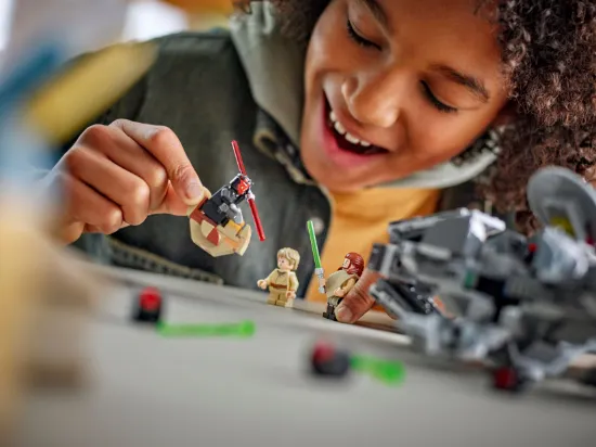 Picture of LEGO Star Wars 75383 Darth Maul's Sith Infiltrator
