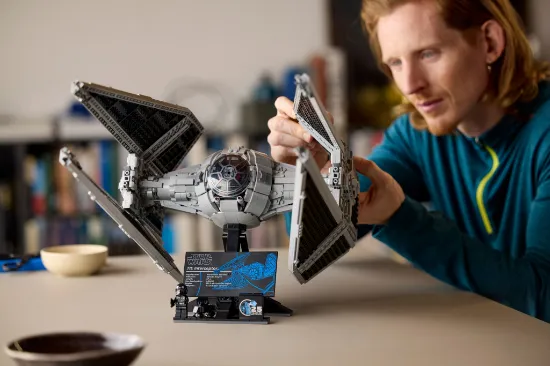 Picture of LEGO Star Wars 75382 TIE Interceptor