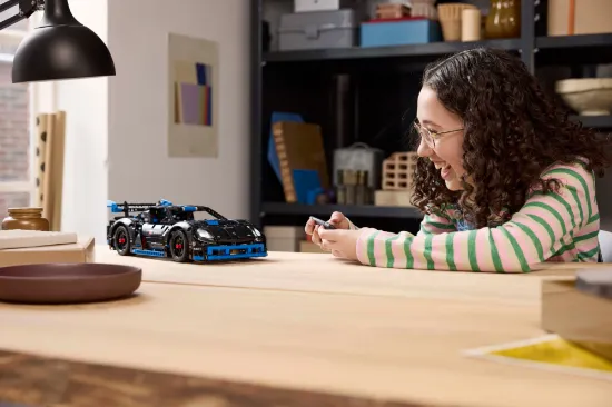 Picture of LEGO Technic  42176  Porsche GT4 e-Performance Race Car 