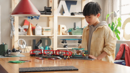 Picture of LEGO City Trains 60423 Downtown Streetcar and Station V29