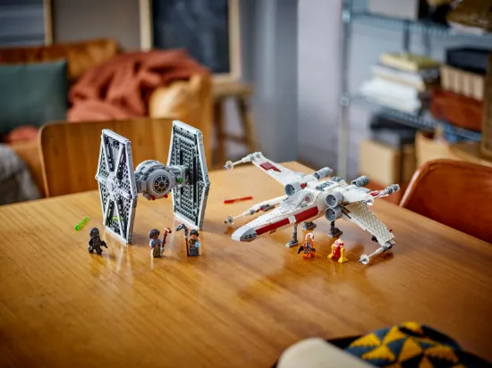 Picture of  LEGO Star Wars 75393 TIE Fighter & X-Wing Mash-up