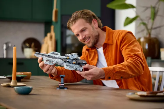 Picture of LEGO Super Heroes Marvel 76295 The Avengers Helicarrier