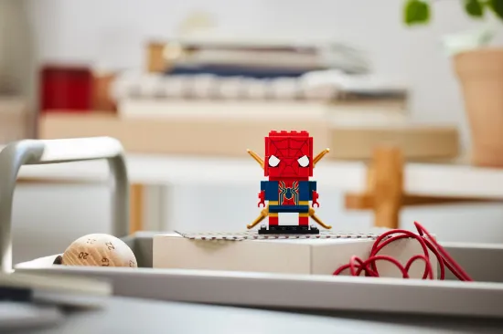 Picture of LEGO 40670 Iron Spider-Man V29