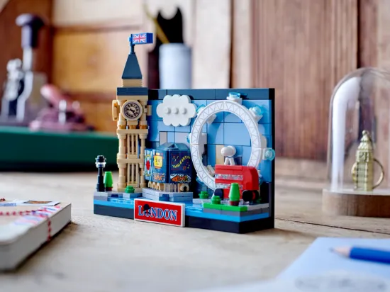 Picture of LEGO 40569 London Postcard V29