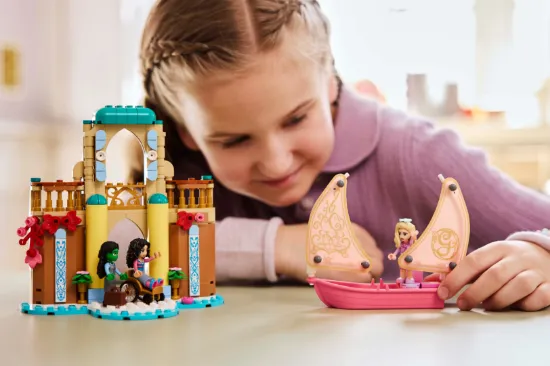 Picture of LEGO Wicked 75681 Glinda, Elphaba & Nessarose at Shiz University