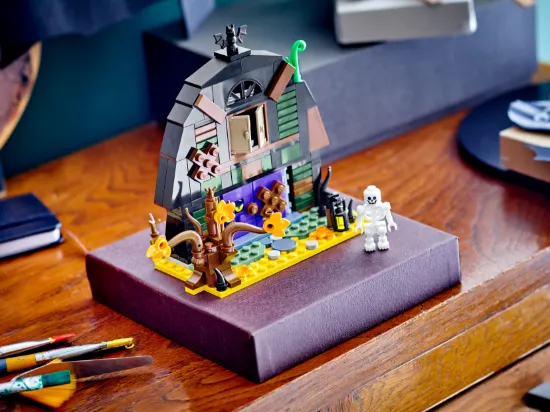 Picture of 40721 Halloween Barn V29