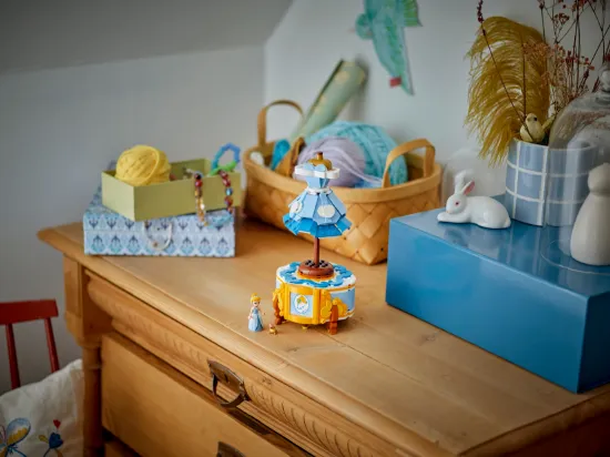 Picture of LEGO Disney 43268 Lilo and Stitch Beach House