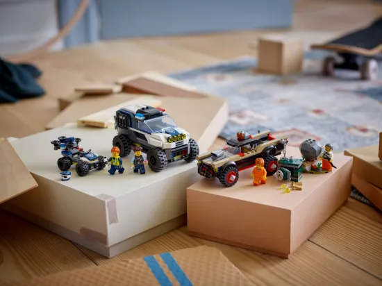 Picture of LEGO City 60449 Off-Road Police Car Chase