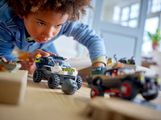 Picture of LEGO City 60449 Off-Road Police Car Chase
