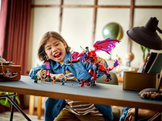 playing LEGO Ninjago 71832 Thunderfang Dragon of Chaos