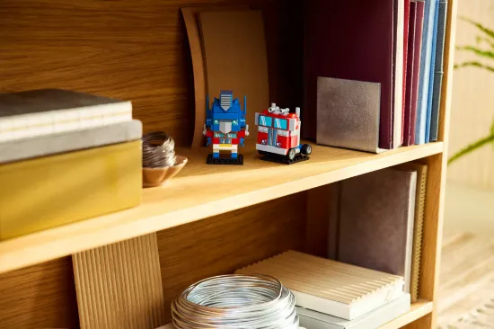 Picture of LEGO BrickHeadz 40803 Transformers Optimus Prime Robot & Vehicle
