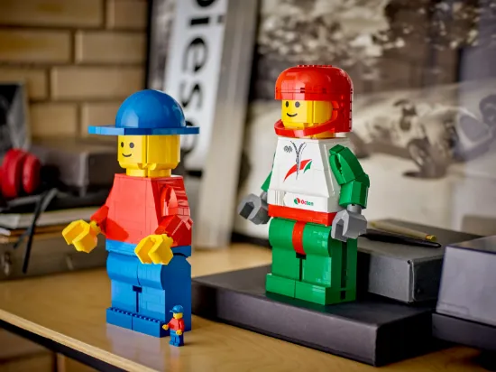 Picture of LEGO Up-Scaled 40819 Racing Driver Minifigure