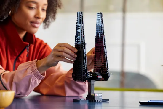 Picture of LEGO Star Wars 75406 Kylo Ren's Command Shuttle