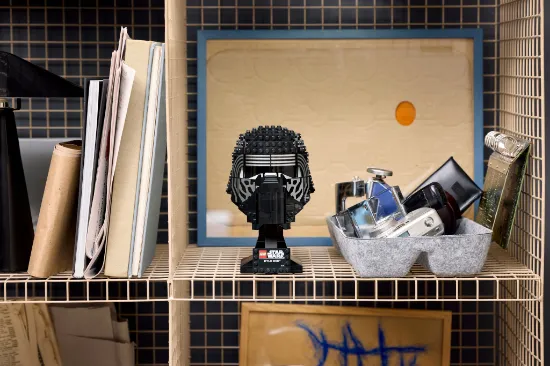 Picture of LEGO Star Wars 75415 Kylo Ren Helmet 