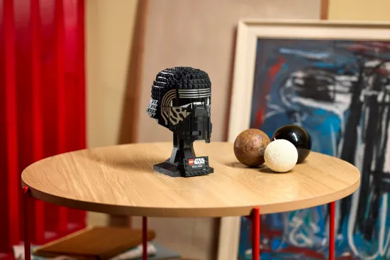 Picture of LEGO Star Wars 75415 Kylo Ren Helmet 