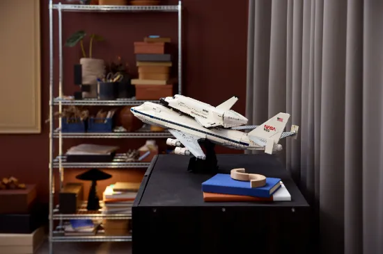 Picture of LEGO Icon 10360 Shuttle Carrier Aircraft