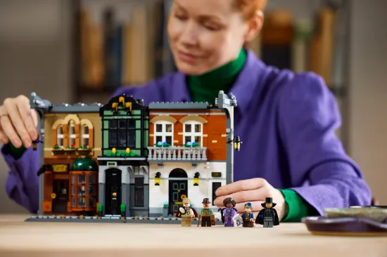 Picture of LEGO Icons 10351 Sherlock Holmes: Book Nook