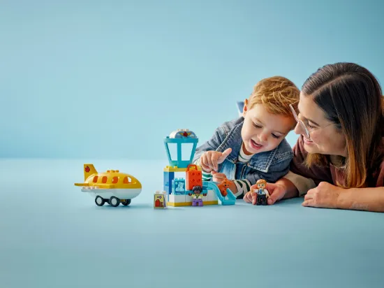 Picture of LEGO DUPLO 10443 Town First Time at the Airport