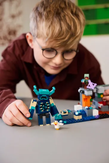 Picture of LEGO Minecraft 21274 The Warden Encounter