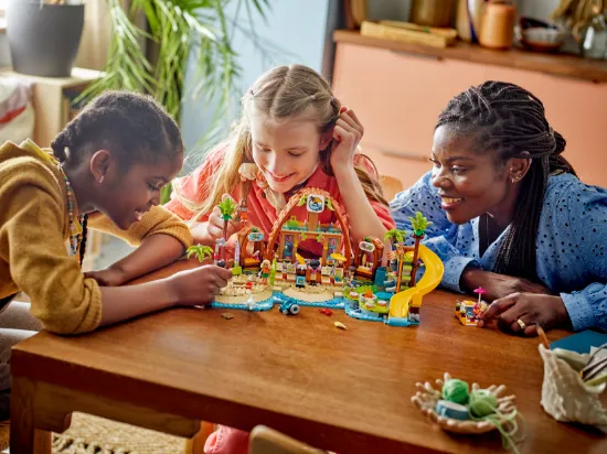 Picture of LEGO Friends 42673 Family Vacation Beach Resort