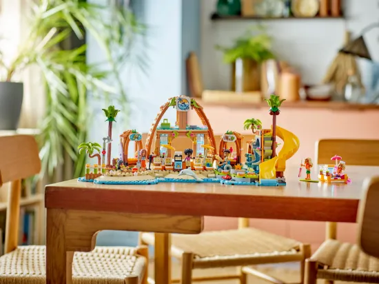 Picture of LEGO Friends 42673 Family Vacation Beach Resort