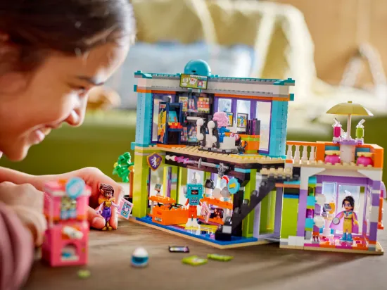 Picture of LEGO Friends 42674 Comic Book & Game Store