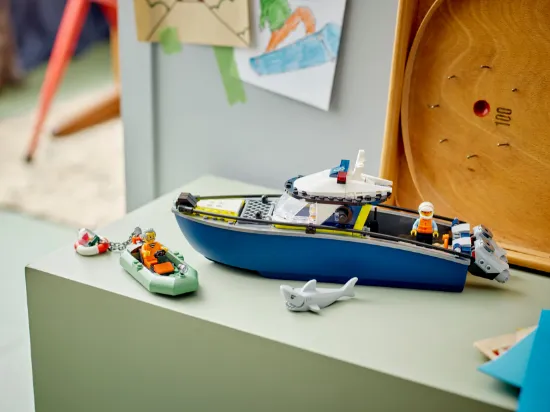 Picture of LEGO City 60456 Police Boat Chase