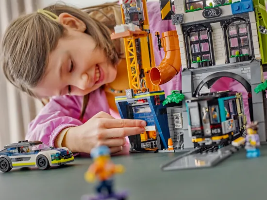 Picture of LEGO City 60473The City Tower