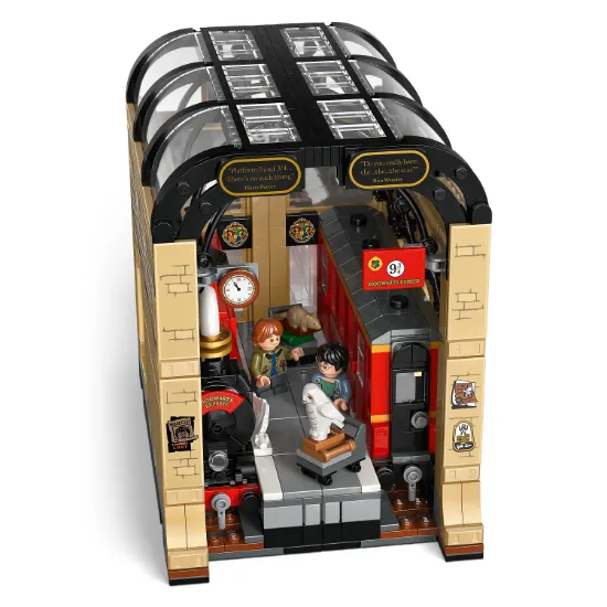 Picture of LEGO Harry Potter 76450 Book Nook: Hogwarts™ Express