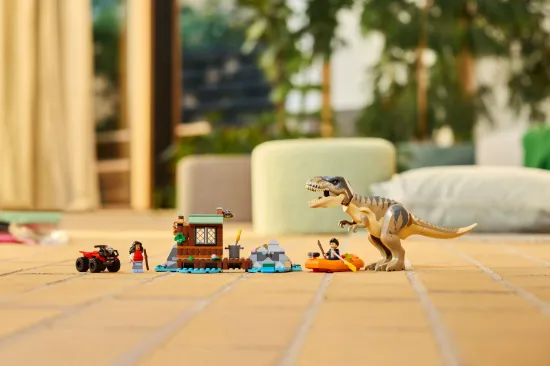 Picture of LEGO Jurassic World 76975 T. rex River Escape