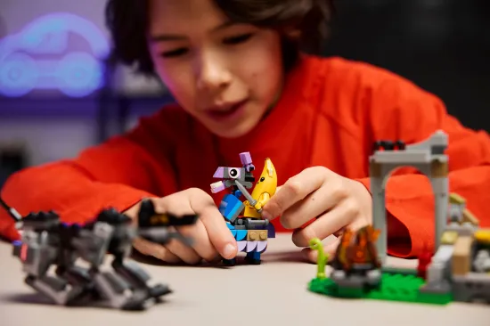 Picture of LEGO Fortnite 77075 Peely & Sparkplug’s Camp